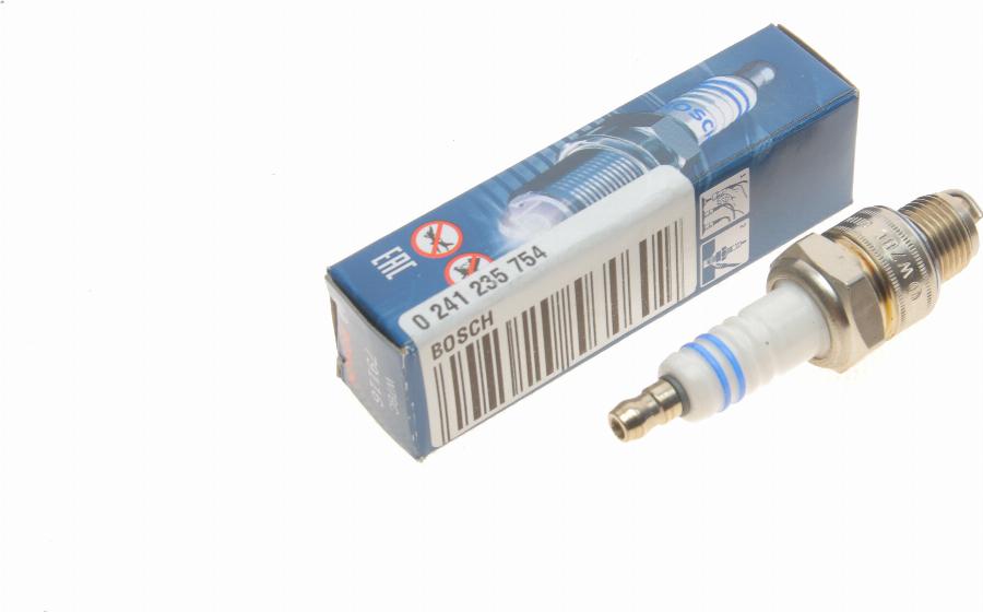 BOSCH 0 241 235 754 - Spark Plug autospares.lv