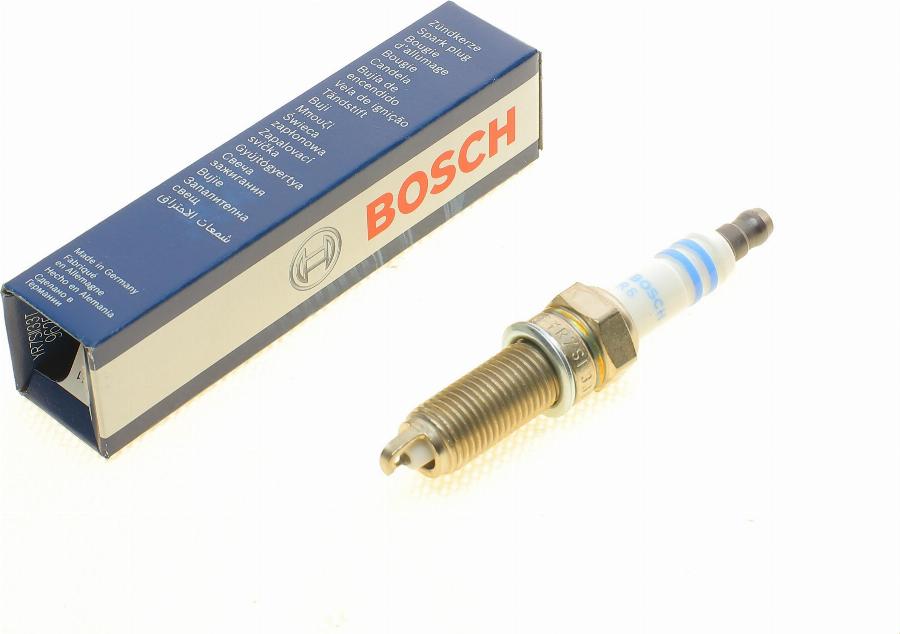 BOSCH 0 242 135 556 - Spark Plug autospares.lv