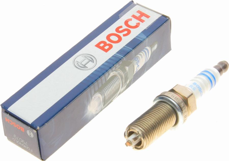 BOSCH 0 242 240 635 - Spark Plug autospares.lv