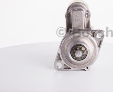 BOSCH F 000 CD0 8A1 - Starter autospares.lv