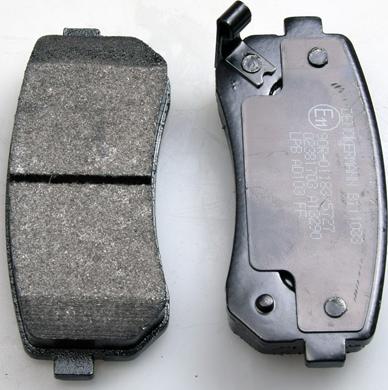 Denckermann B111033 - Brake Pad Set, disc brake autospares.lv