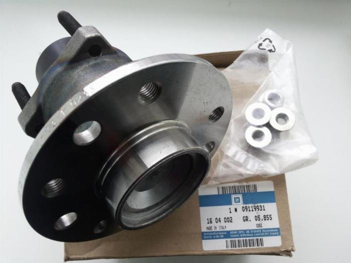 Opel 16 04 002 - Wheel hub, bearing Kit autospares.lv