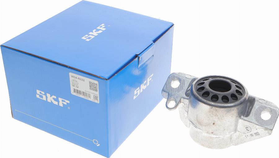 SKF VKDA 40132 - Top Strut Mounting autospares.lv