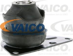 VAICO V10-1426 - Holder, engine mounting autospares.lv