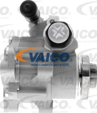 VAICO V10-2631 - Hydraulic Pump, steering system autospares.lv