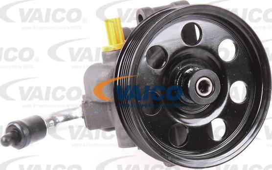 VAICO V25-0644 - Hydraulic Pump, steering system autospares.lv