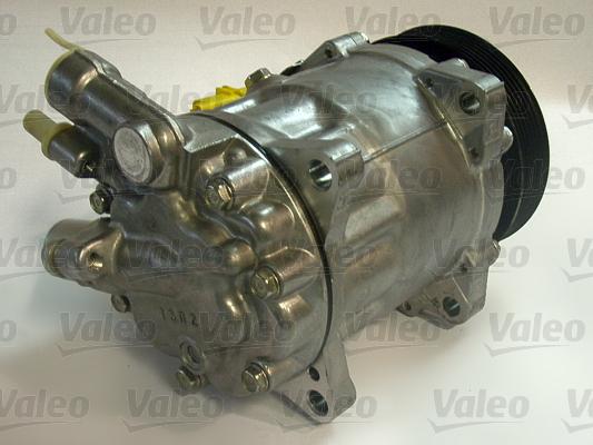 Valeo 813713 - Compressor, air conditioning autospares.lv