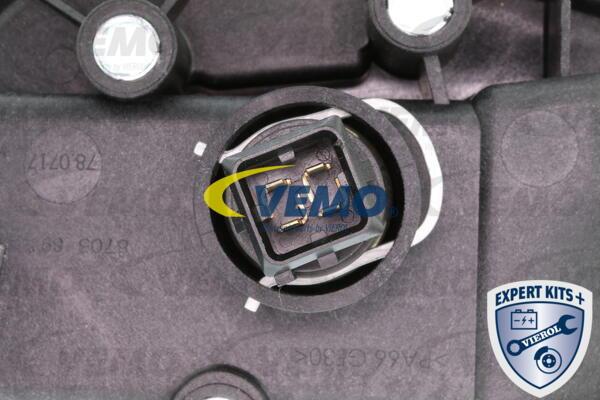 Vemo V46-99-1382 - Coolant thermostat / housing autospares.lv