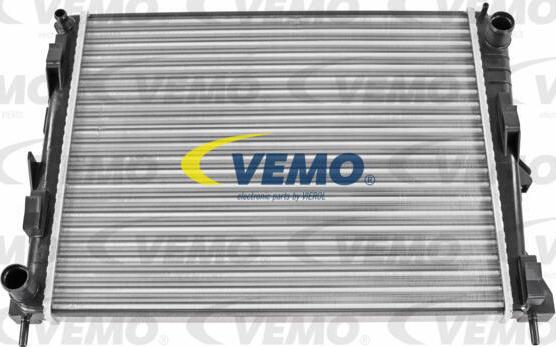 Vemo V46-60-0032 - Radiator, engine cooling autospares.lv