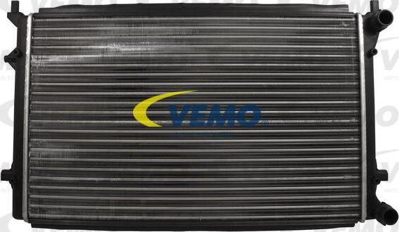 Vemo V15-60-5049 - Radiator, engine cooling autospares.lv