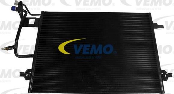 Vemo V15-62-1026 - Condenser, air conditioning autospares.lv