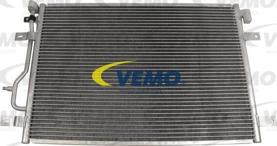Vemo V15-62-1020 - Condenser, air conditioning autospares.lv