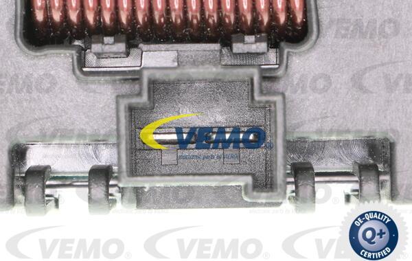 Vemo V10-79-0032 - Regulator, passenger compartment fan autospares.lv