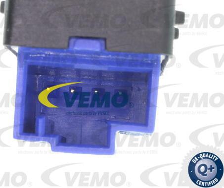 Vemo V10-73-0437 - Switch, rear hatch release autospares.lv