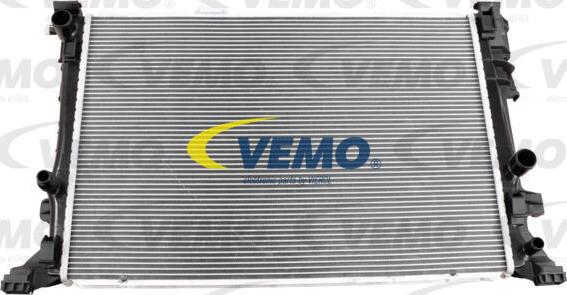 Vemo V30-60-0018 - Radiator, engine cooling autospares.lv