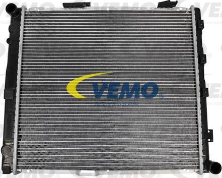 Vemo V30-60-1304 - Radiator, engine cooling autospares.lv