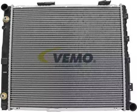 Vemo V30-60-1307 - Radiator, engine cooling autospares.lv