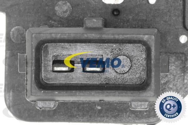 Vemo V20-77-0299 - Voltage regulator, alternator autospares.lv