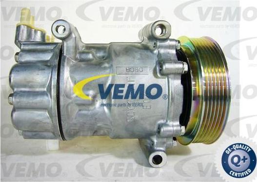 Vemo V22-15-0010 - Compressor, air conditioning autospares.lv